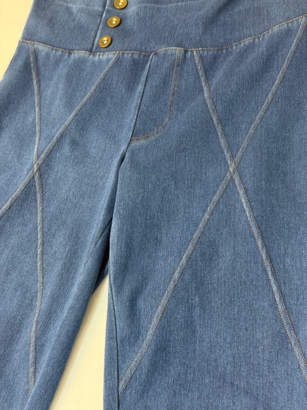 HalaraMagic Highwaisted Top Stitching
Washed Stretchy Flare Jeans SZ L - Picture 7 of 13